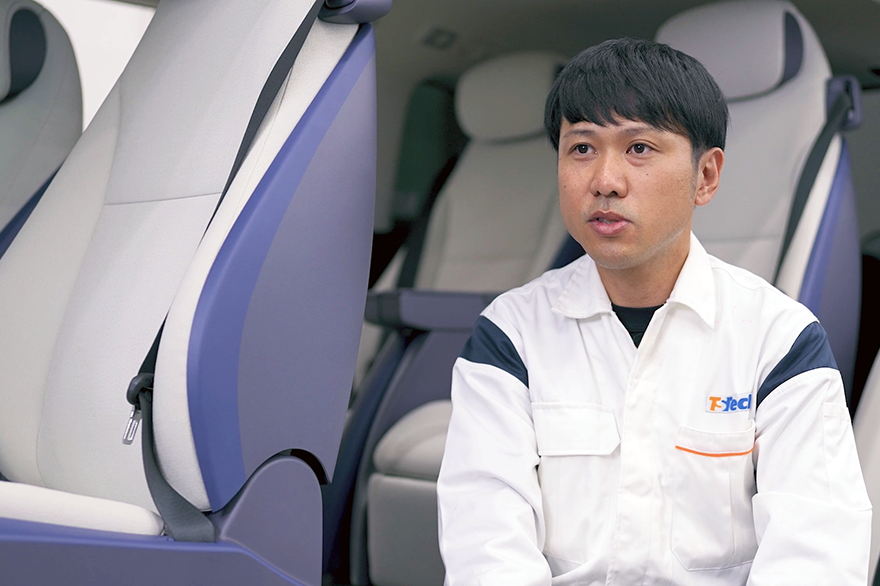 プロジェクトリーダー富岡の写真